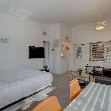 Aloha Apartments On The Intracoastal-Walk To The Beach ปอมปาโนบีช ภายนอก รูปภาพ