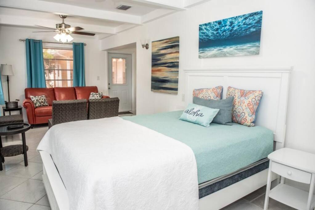 Aloha Apartments On The Intracoastal-Walk To The Beach ปอมปาโนบีช ภายนอก รูปภาพ