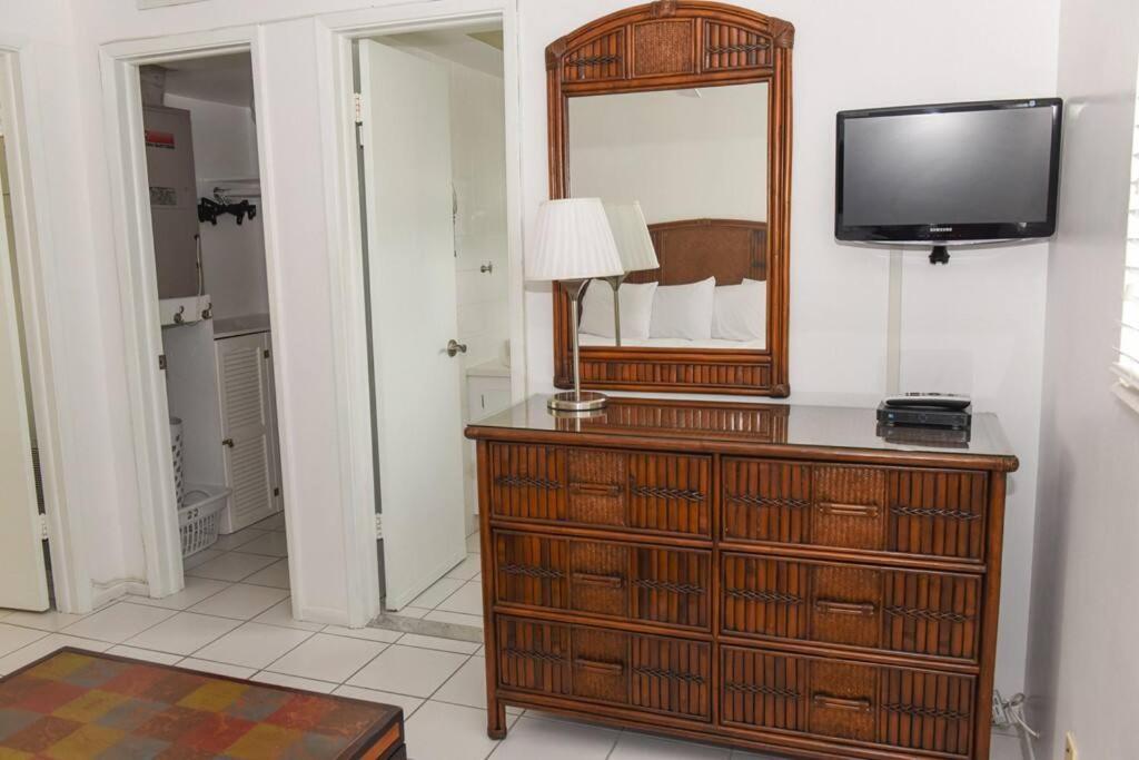 Aloha Apartments On The Intracoastal-Walk To The Beach ปอมปาโนบีช ภายนอก รูปภาพ