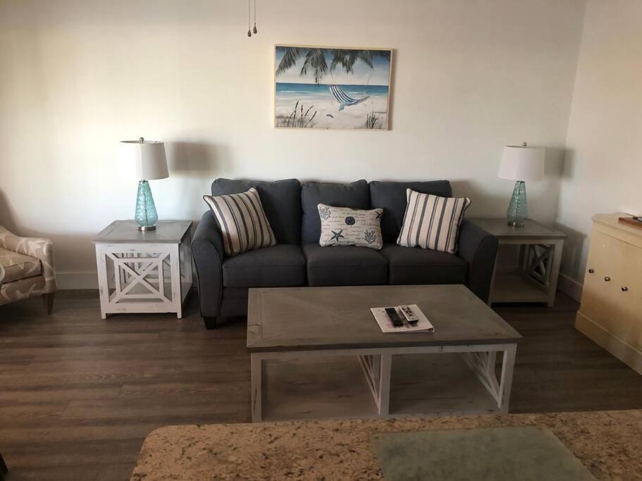 Aloha Apartments On The Intracoastal-Walk To The Beach ปอมปาโนบีช ภายนอก รูปภาพ