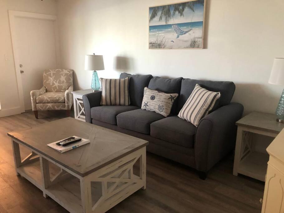 Aloha Apartments On The Intracoastal-Walk To The Beach ปอมปาโนบีช ภายนอก รูปภาพ