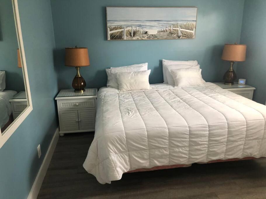 Aloha Apartments On The Intracoastal-Walk To The Beach ปอมปาโนบีช ภายนอก รูปภาพ