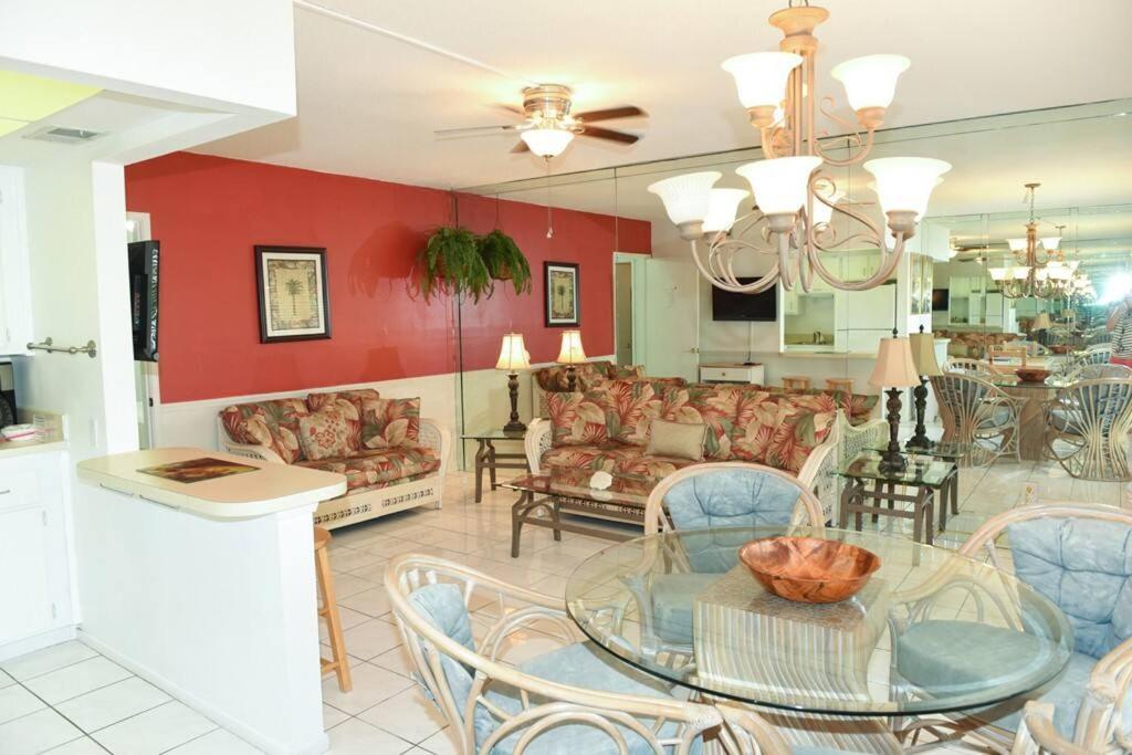 Aloha Apartments On The Intracoastal-Walk To The Beach ปอมปาโนบีช ภายนอก รูปภาพ