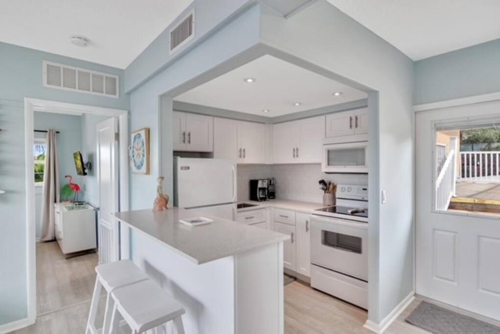 Aloha Apartments On The Intracoastal-Walk To The Beach ปอมปาโนบีช ภายนอก รูปภาพ