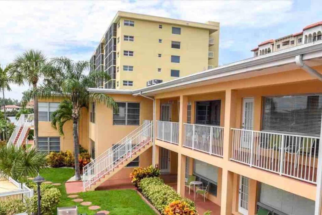 Aloha Apartments On The Intracoastal-Walk To The Beach ปอมปาโนบีช ภายนอก รูปภาพ