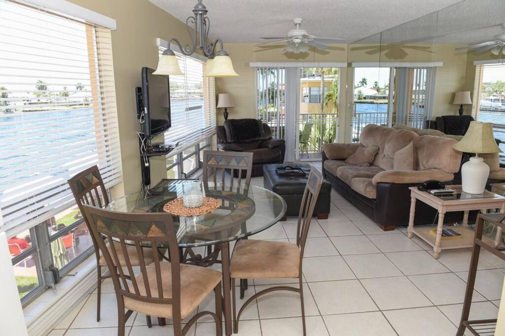 Aloha Apartments On The Intracoastal-Walk To The Beach ปอมปาโนบีช ภายนอก รูปภาพ