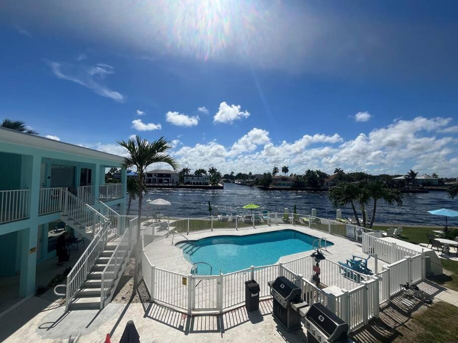 Aloha Apartments On The Intracoastal-Walk To The Beach ปอมปาโนบีช ภายนอก รูปภาพ