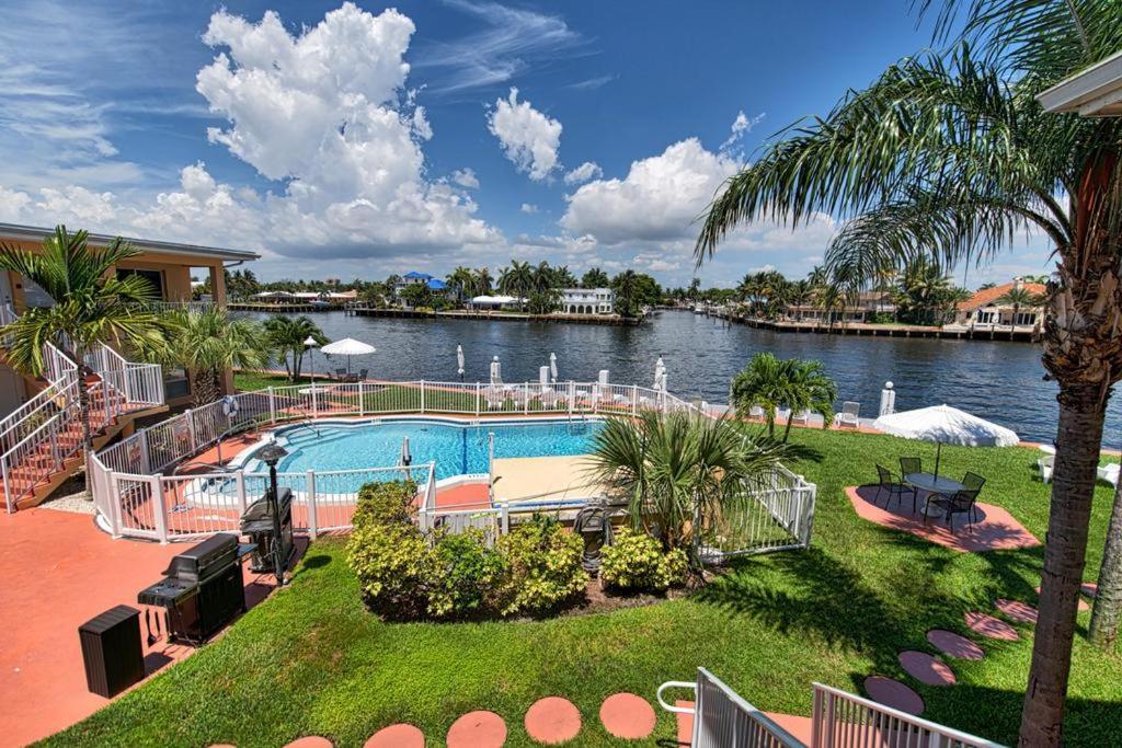 Aloha Apartments On The Intracoastal-Walk To The Beach ปอมปาโนบีช ภายนอก รูปภาพ